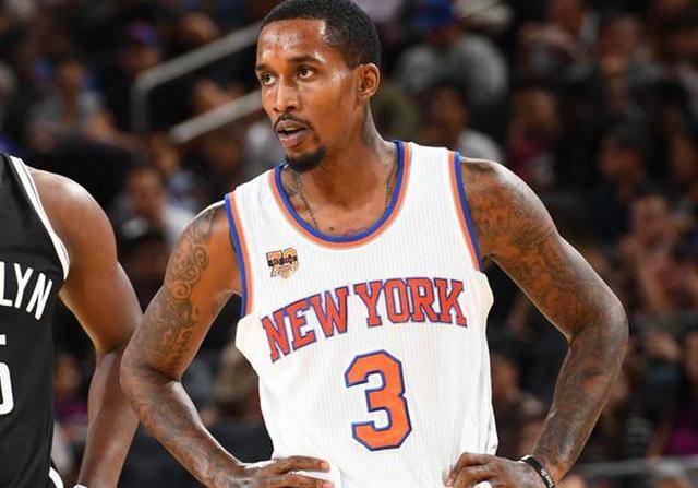 位让教练组 位让教练组